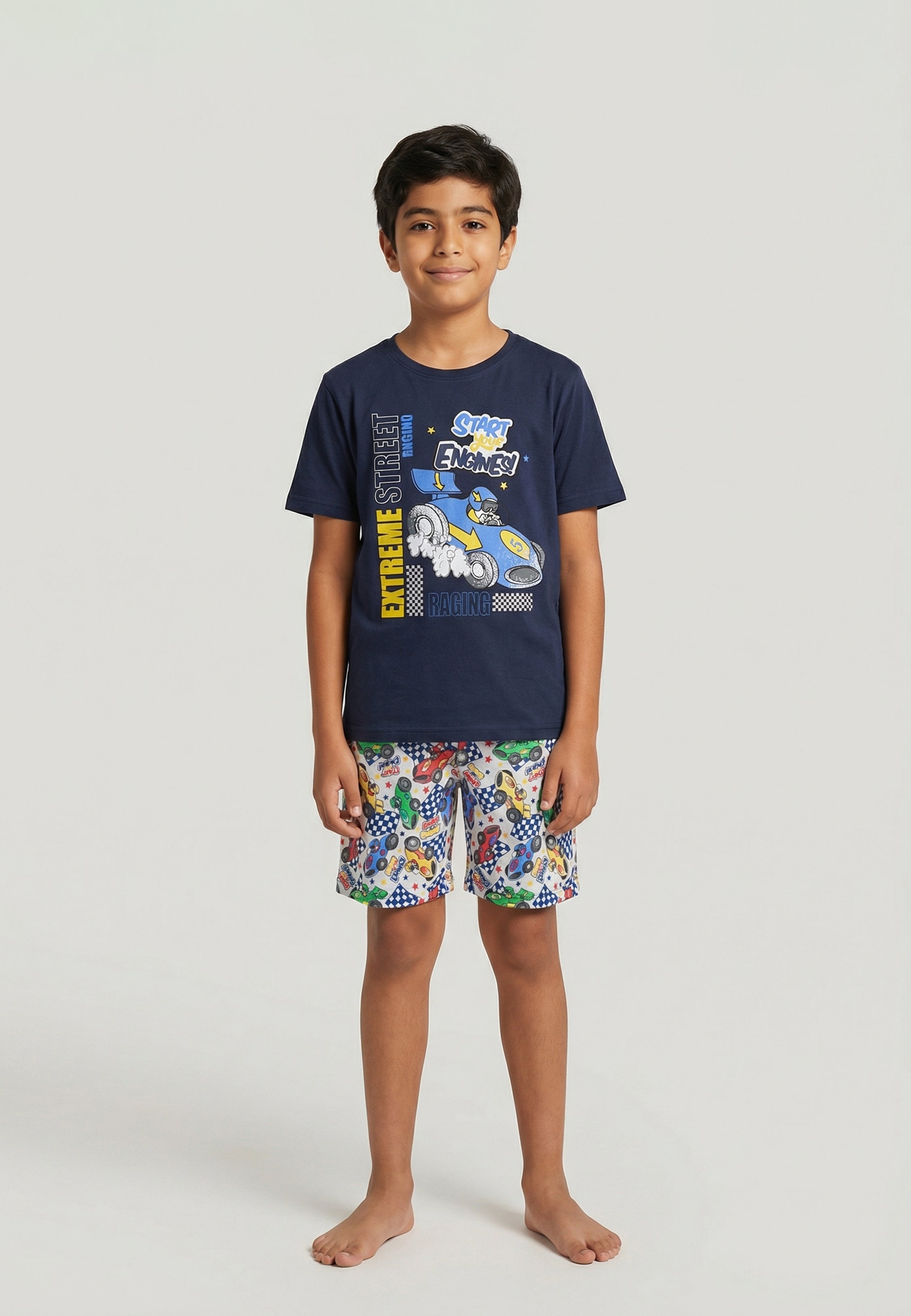 Pyjama garçon bleu racing en coton, ensemble été 2 pièces avec t-shirt manches courtes et short motif voitures colorées