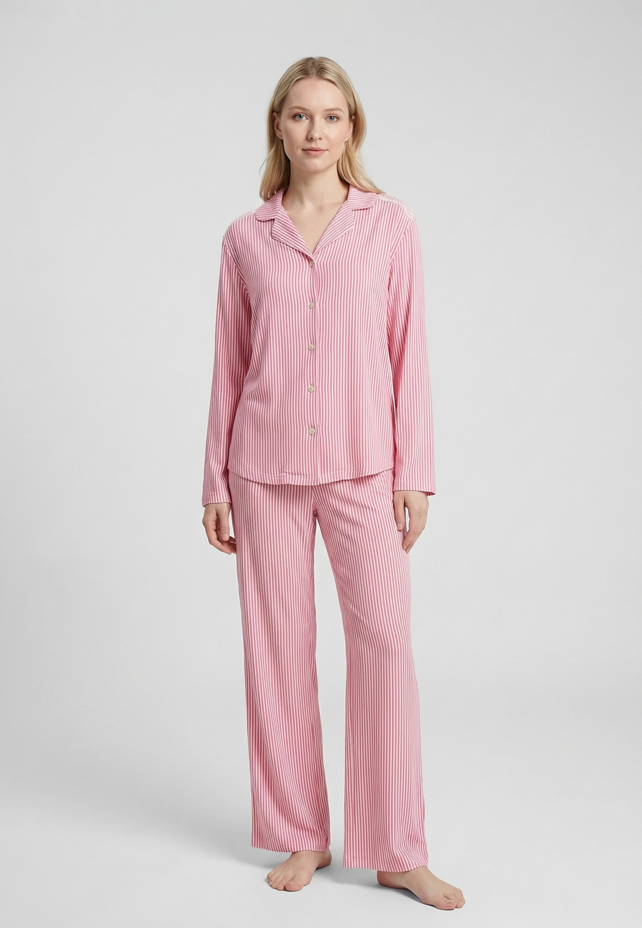 Pyjama femme rose rayé avec chemise manches longues et pantalon assorti