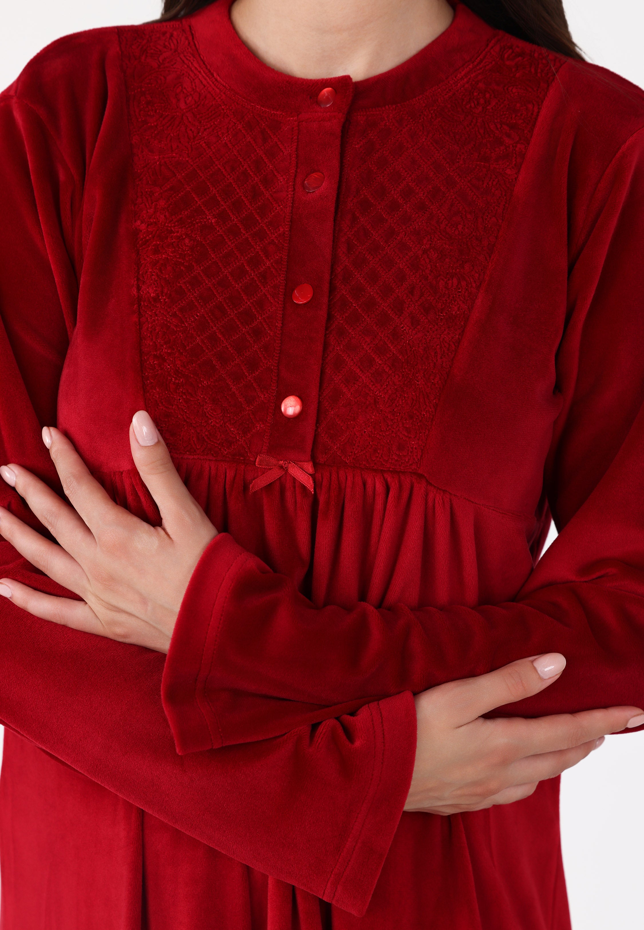 Robe de nuit longue en velours avec détail matelassé