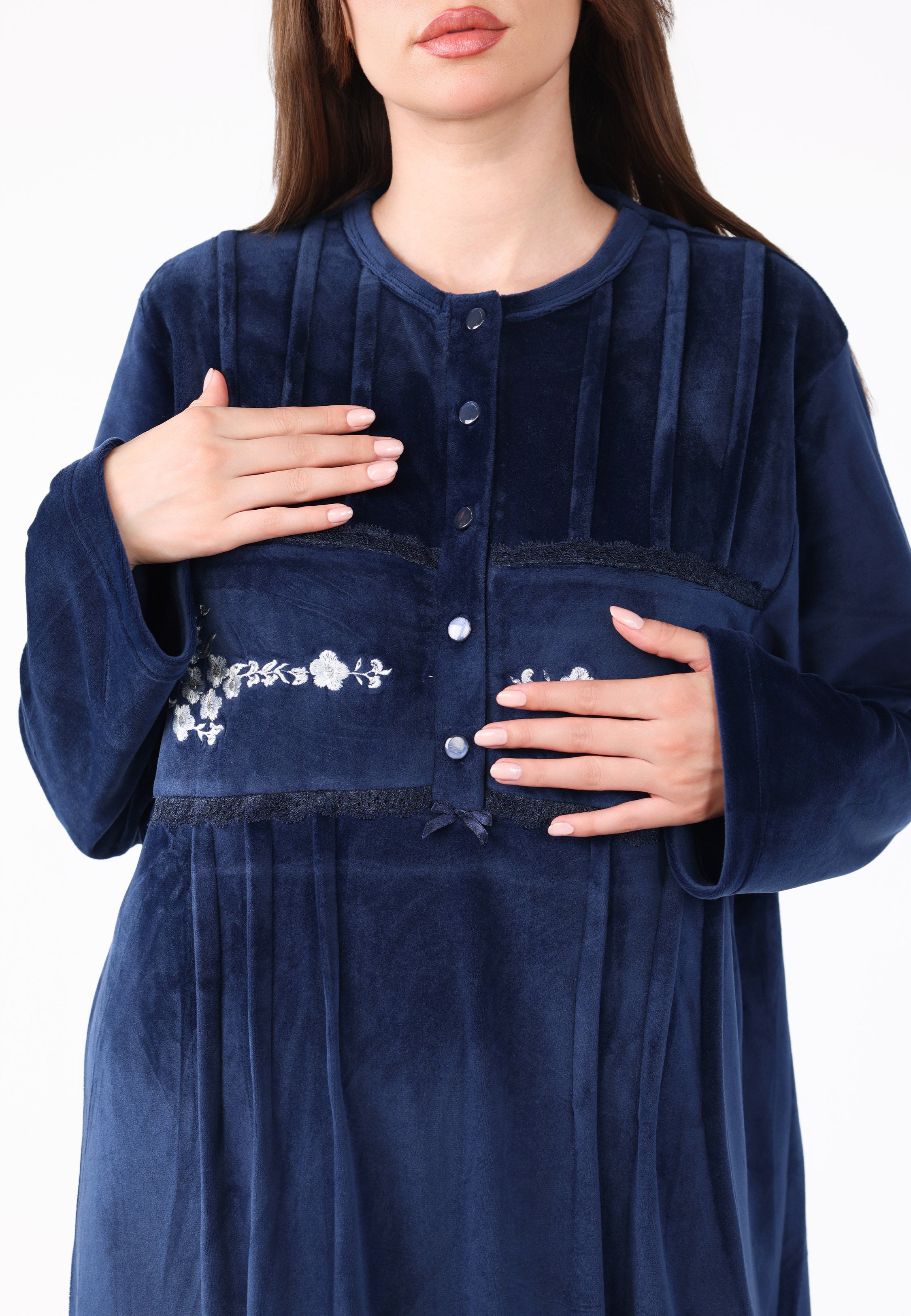 Robe de nuit longue en velours brodé