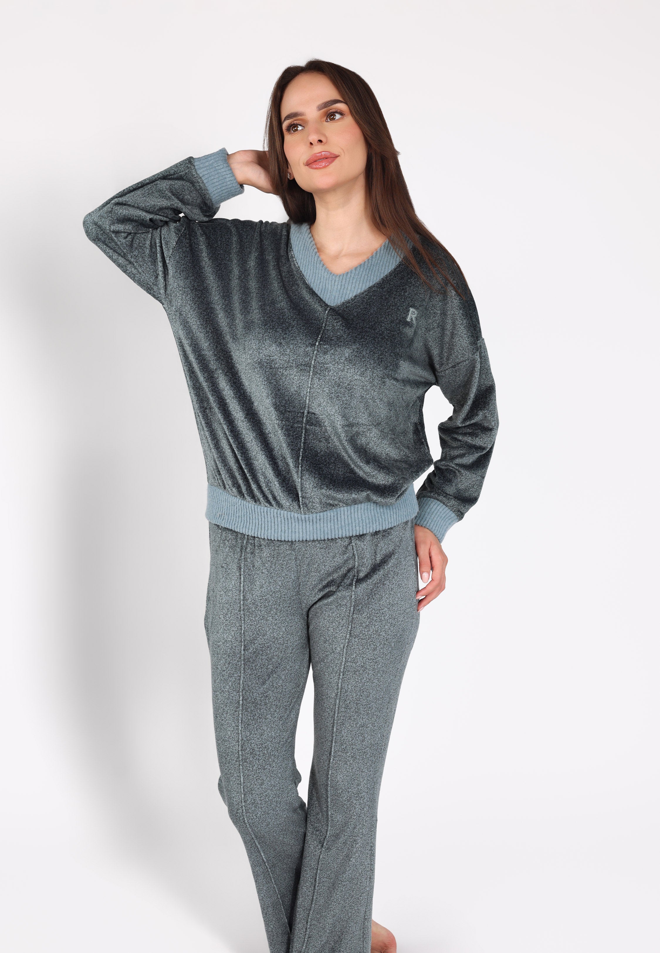 Pyjama col V à pantalon évasé | Collection Velvet MLC