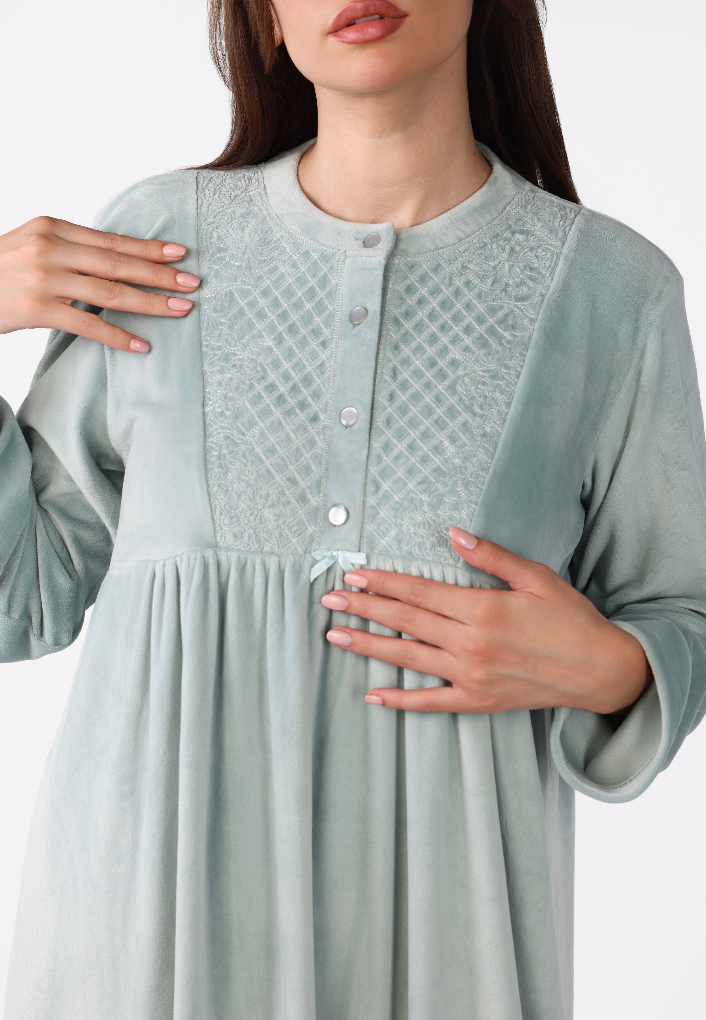 Robe de nuit longue en velours avec détail matelassé