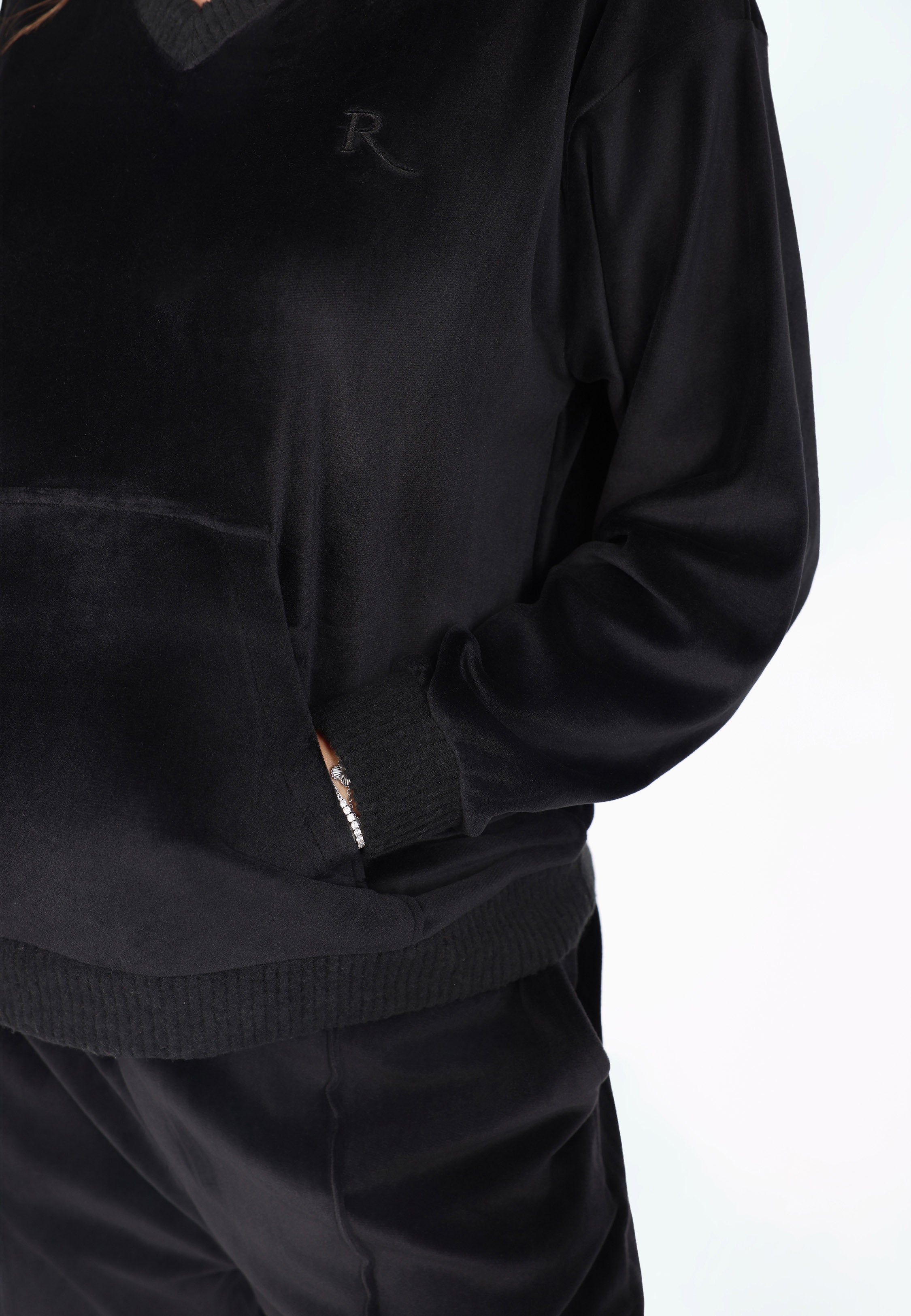 Ensemble pyjama col V à poche | Collection Velvet MLC