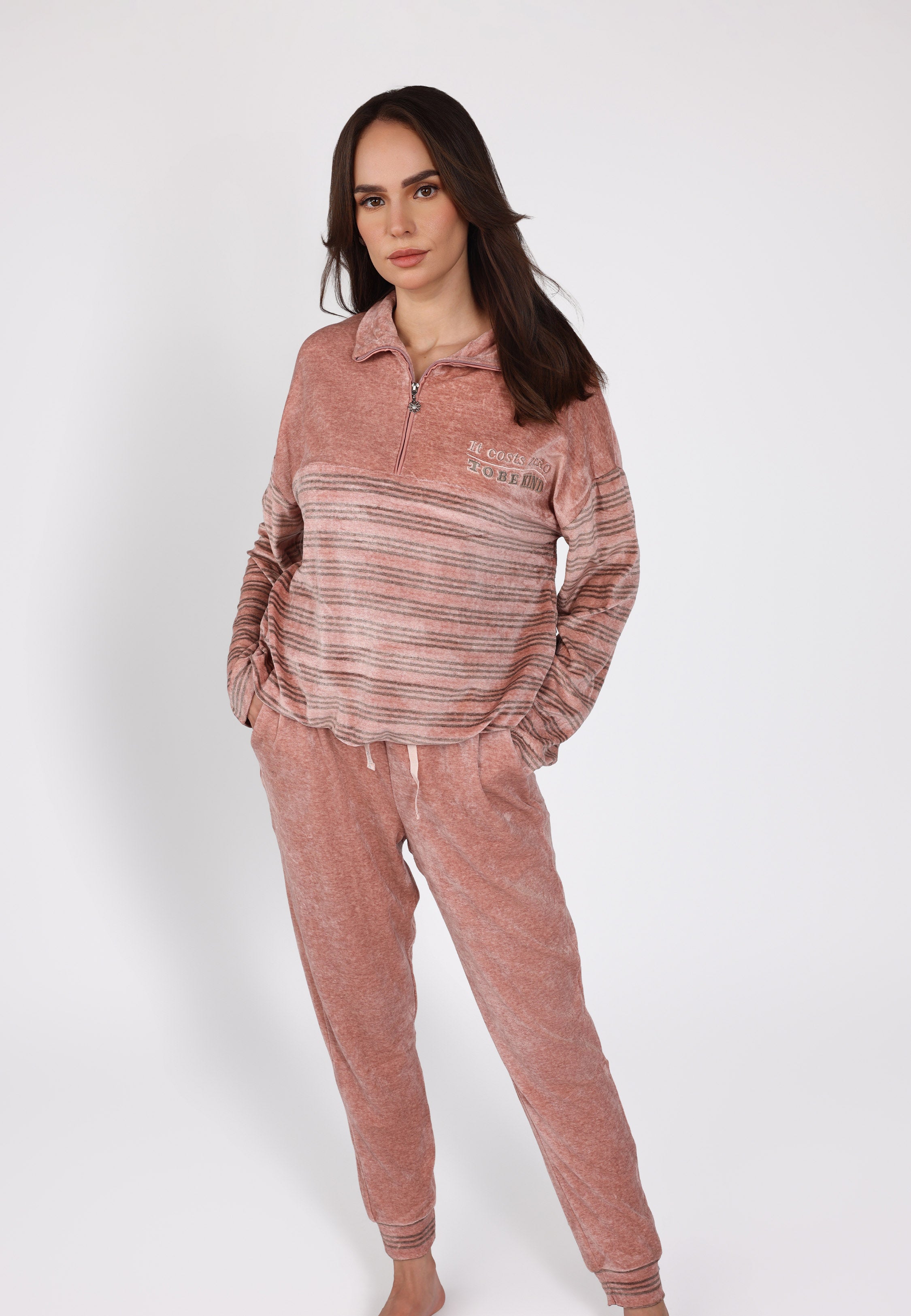 Ensemble en velours zippé rose | Collection La Douceur d’Hiver