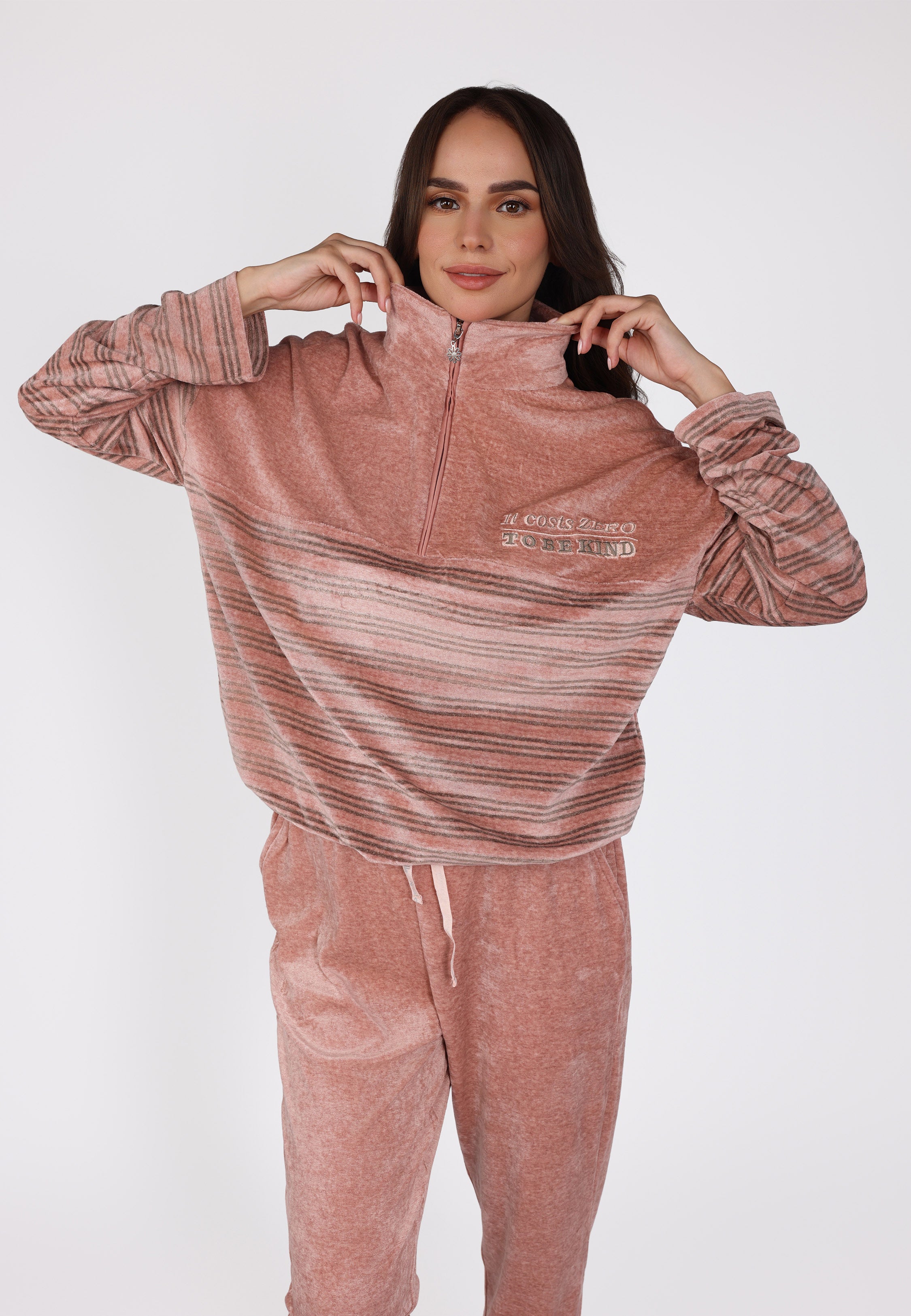 Ensemble en velours zippé rose | Collection La Douceur d’Hiver