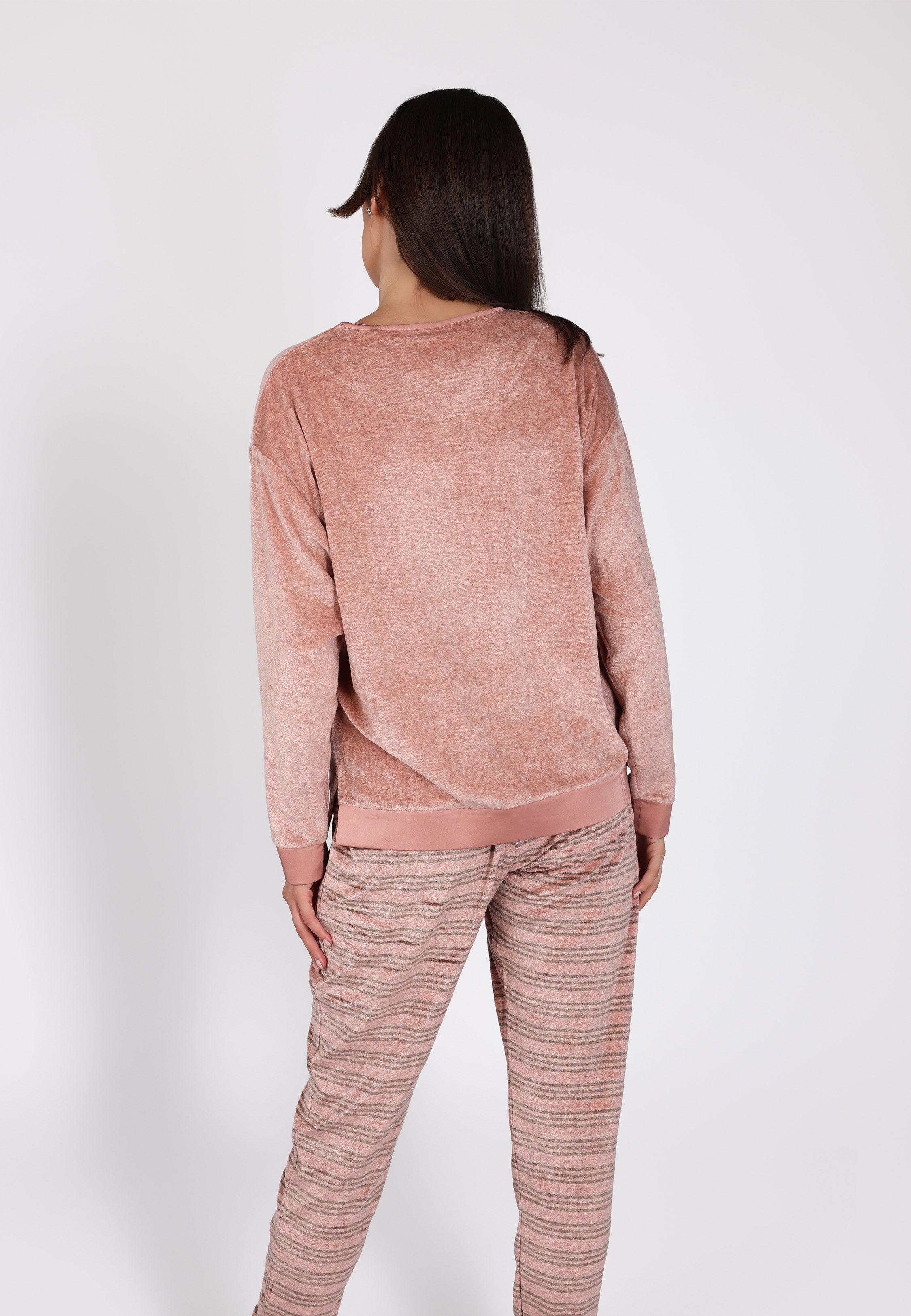 Pyjama rose avec détail satiné | Collection La Douceur d’Hiver