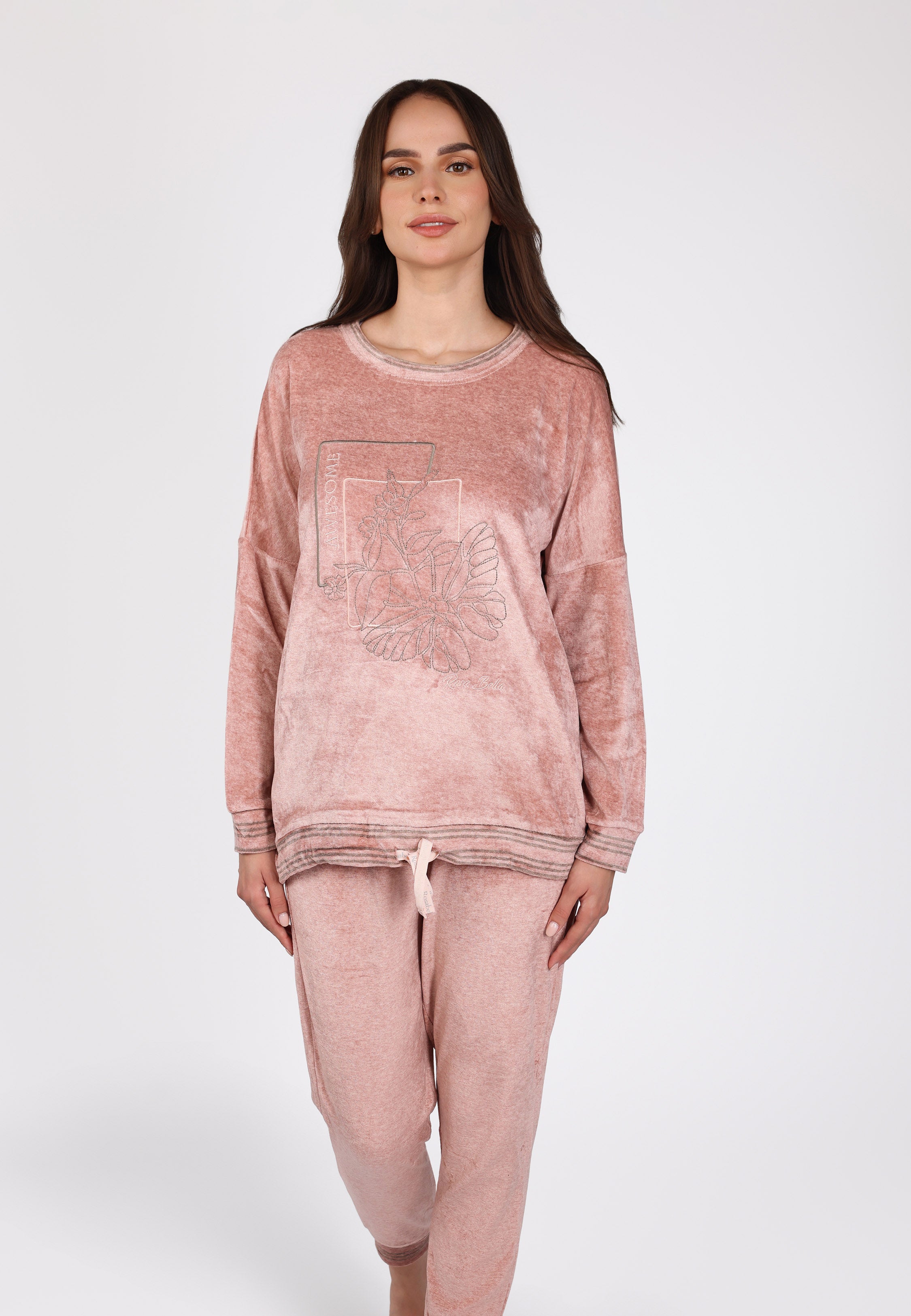 Pyjama rose à motif brodé | Collection La Douceur d’Hiver