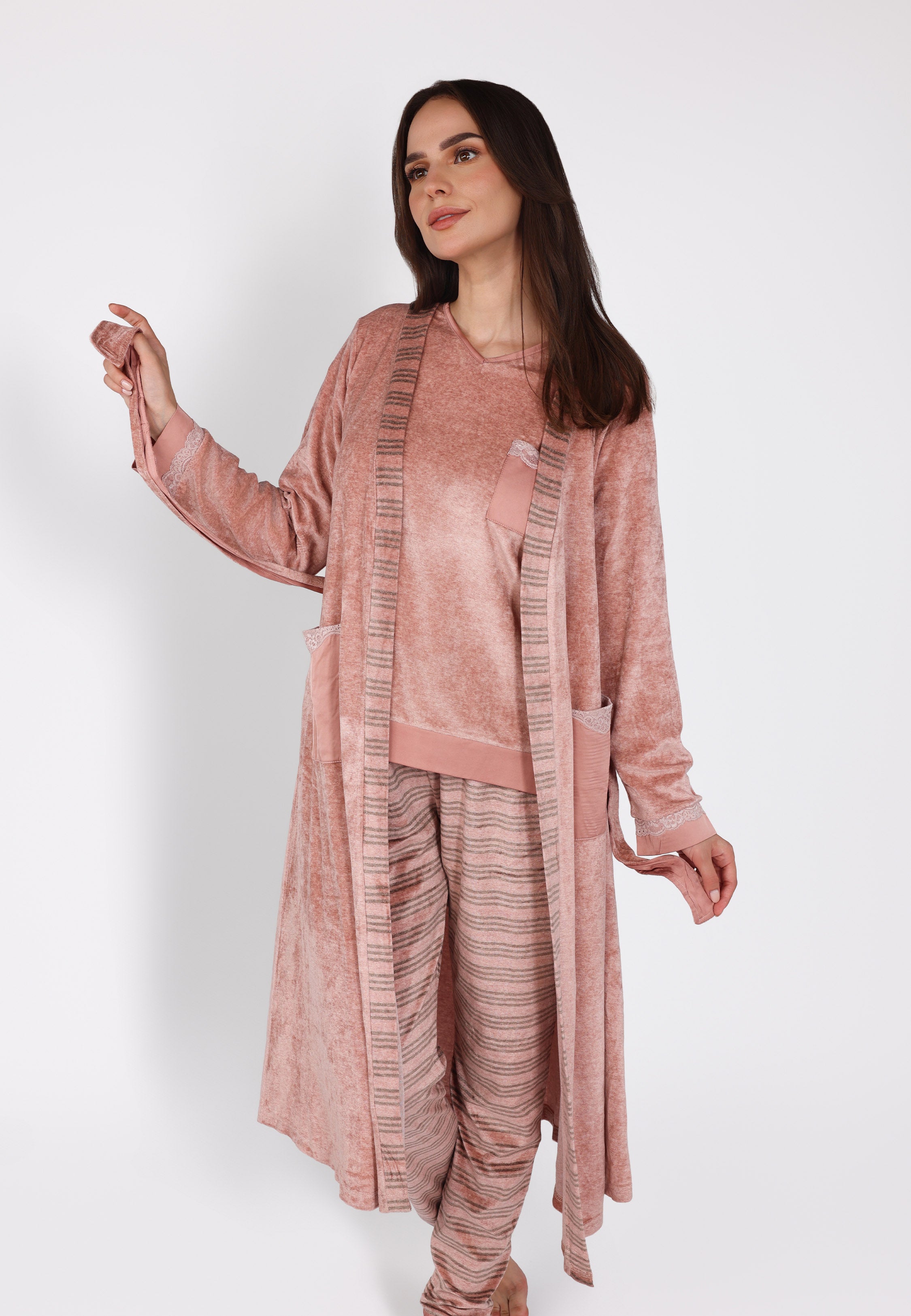 Peignoir rose à détails rayés | Collection La Douceur d’Hiver