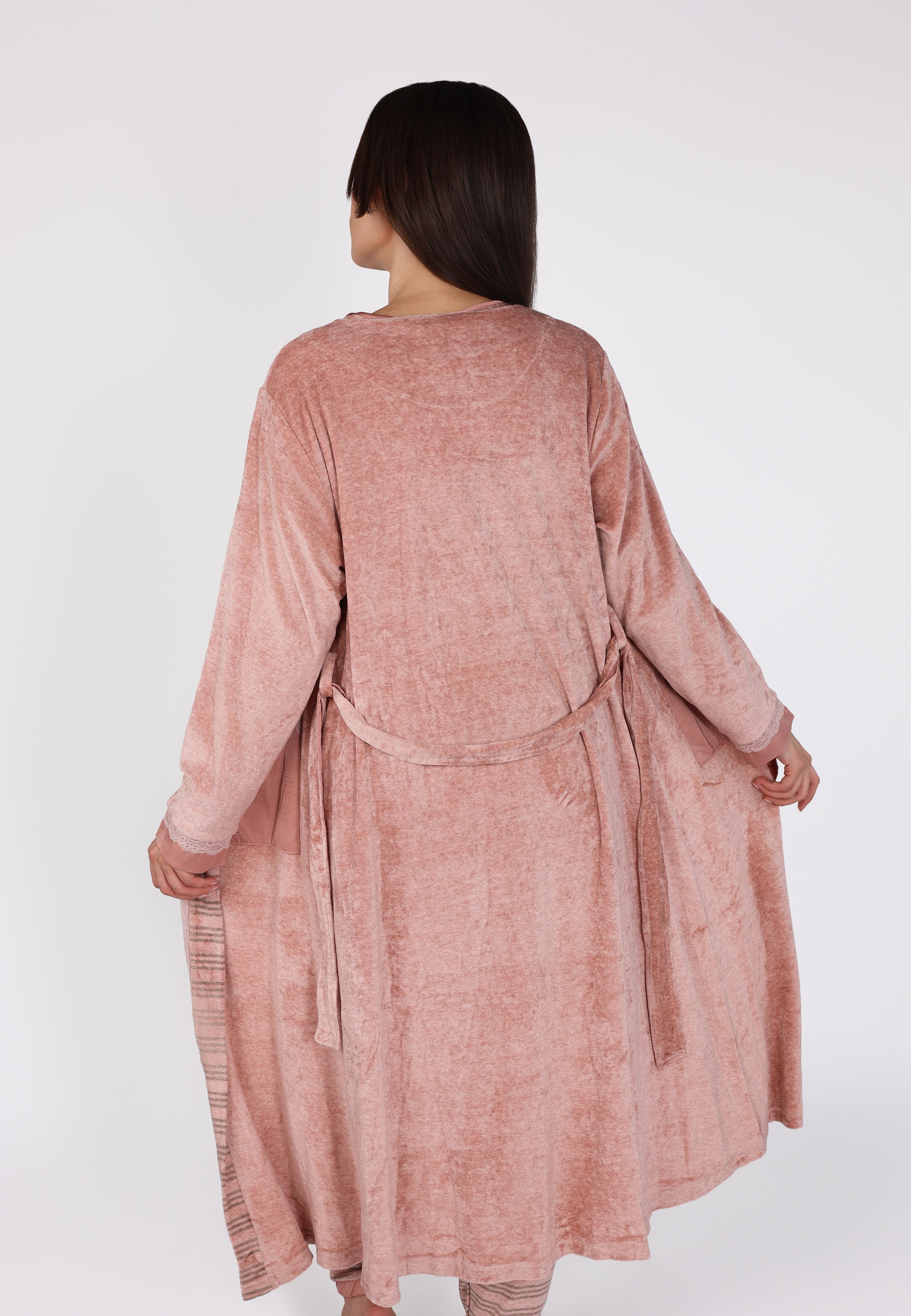 Peignoir rose à détails rayés | Collection La Douceur d’Hiver