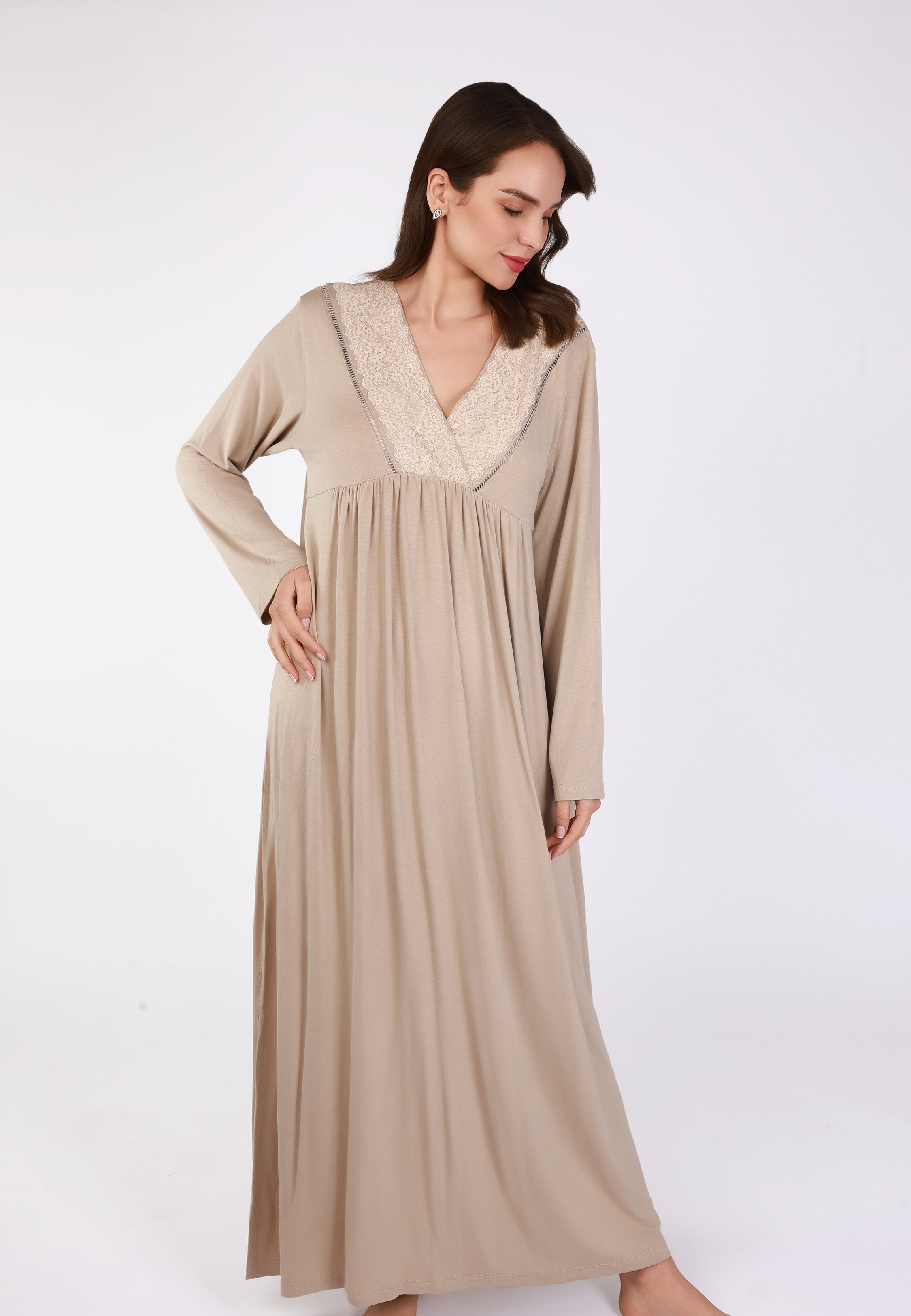 Robe longue avec détails en dentelle | Collection TOUCHE D'ÉLÉGANCE