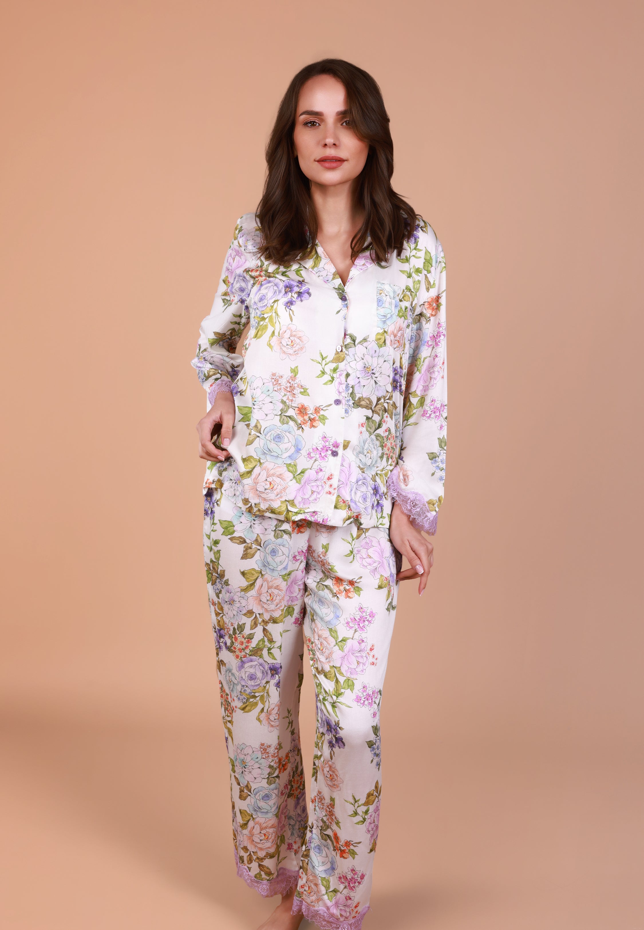 Pyjama Floral avec Finition Dentelle Violette | Collection Floral Print