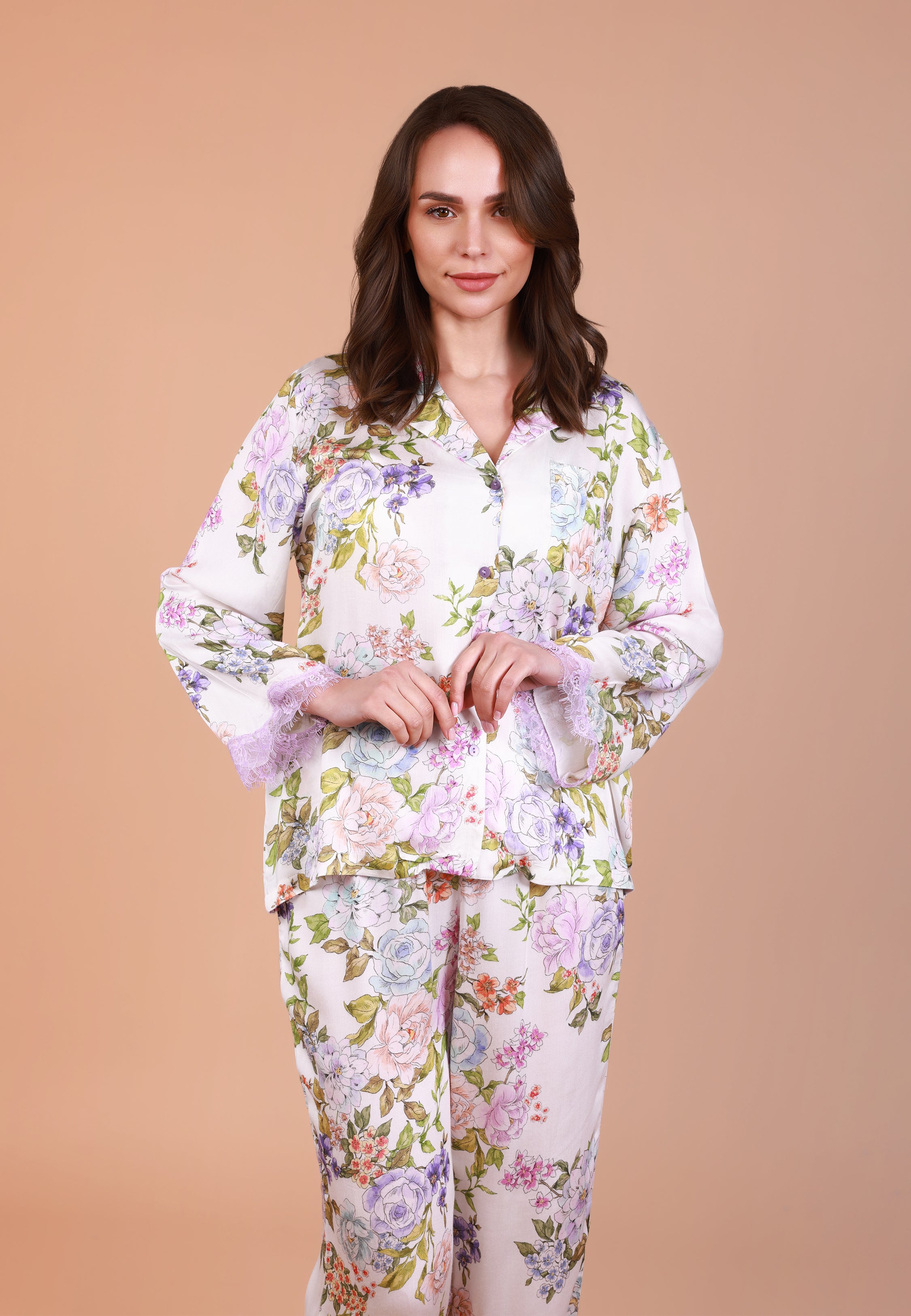 Pyjama Floral avec Finition Dentelle Violette | Collection Floral Print