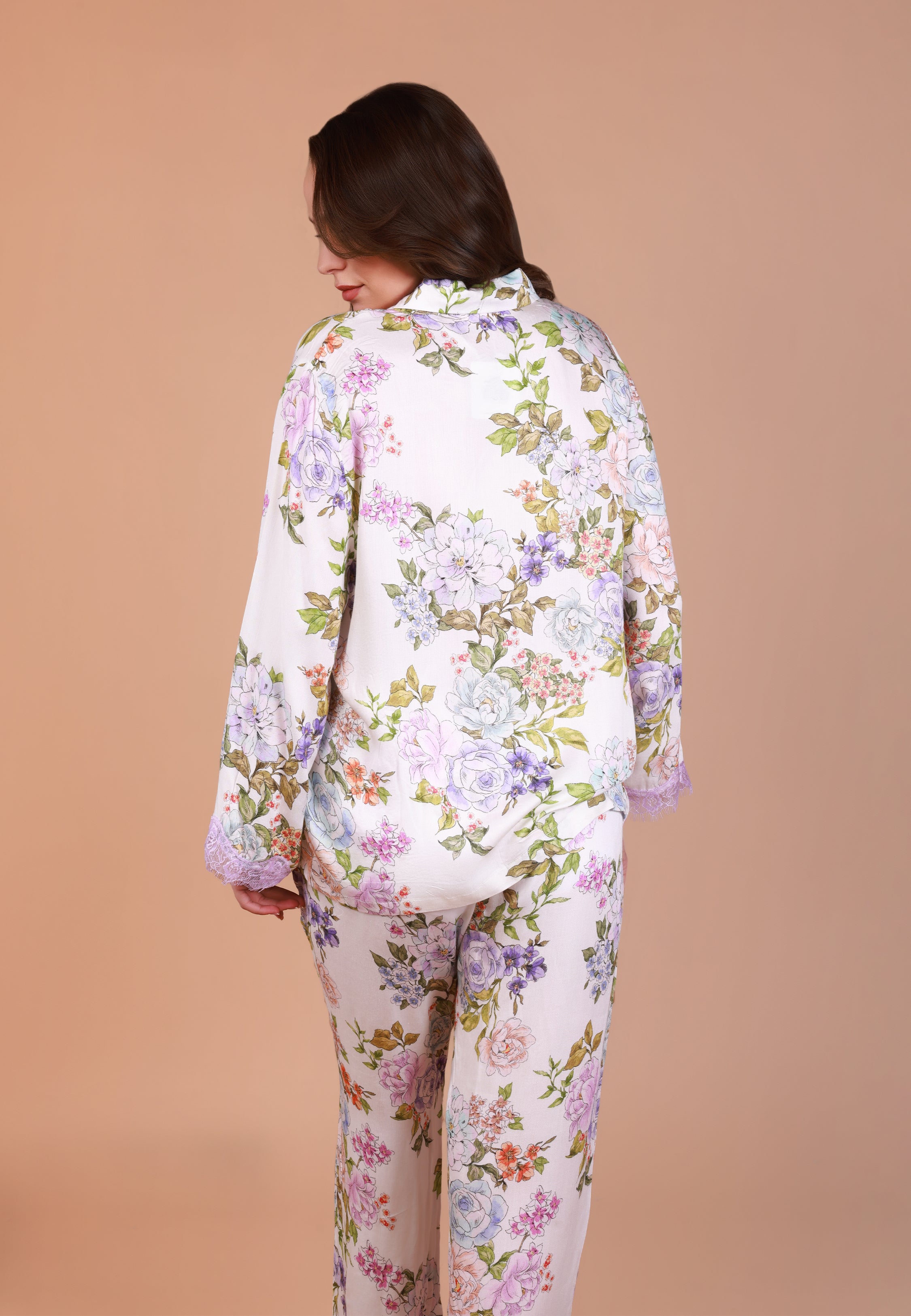 Pyjama Floral avec Finition Dentelle Violette | Collection Floral Print