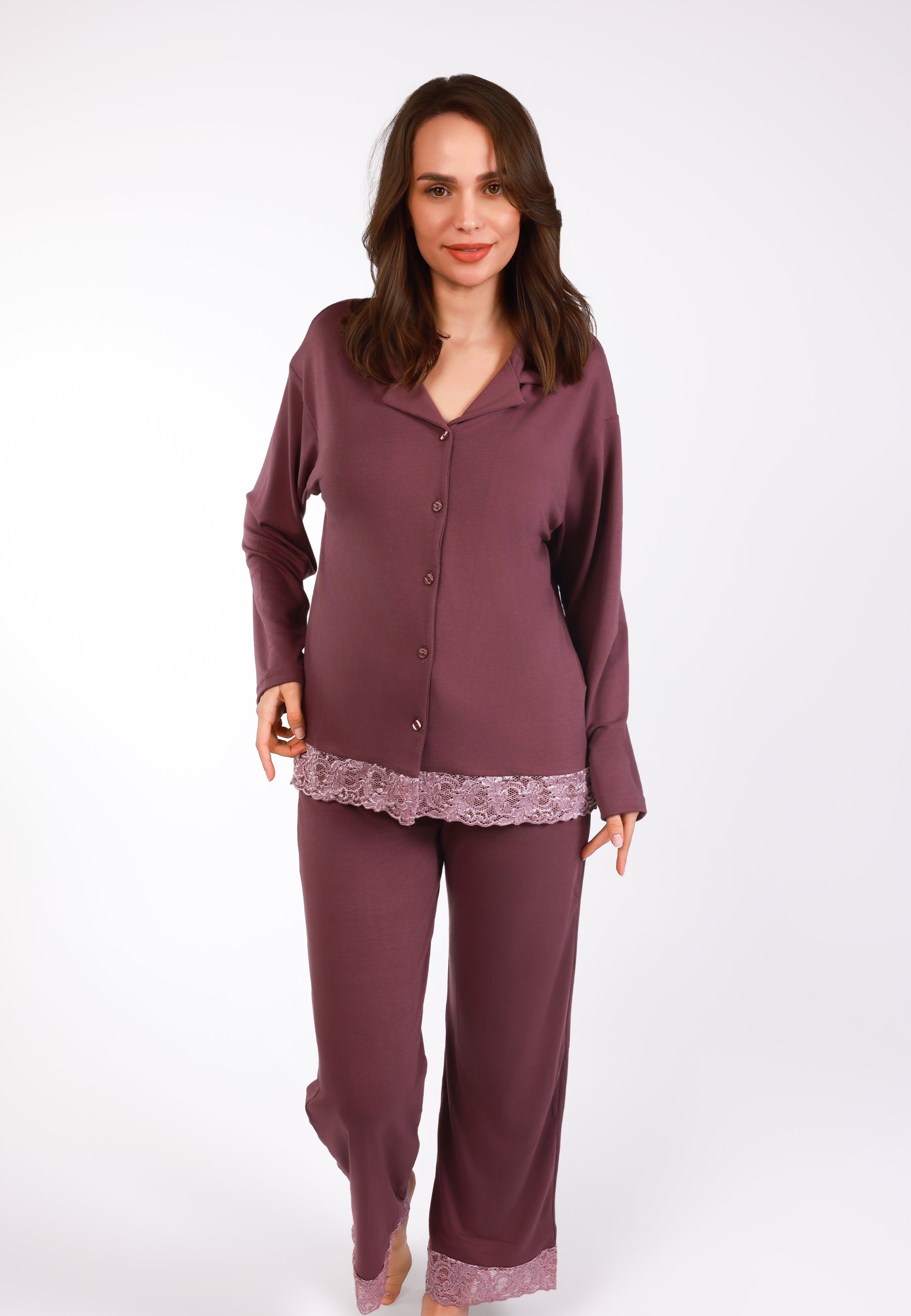 Ensemble pyjama classique avec finitions dentelle