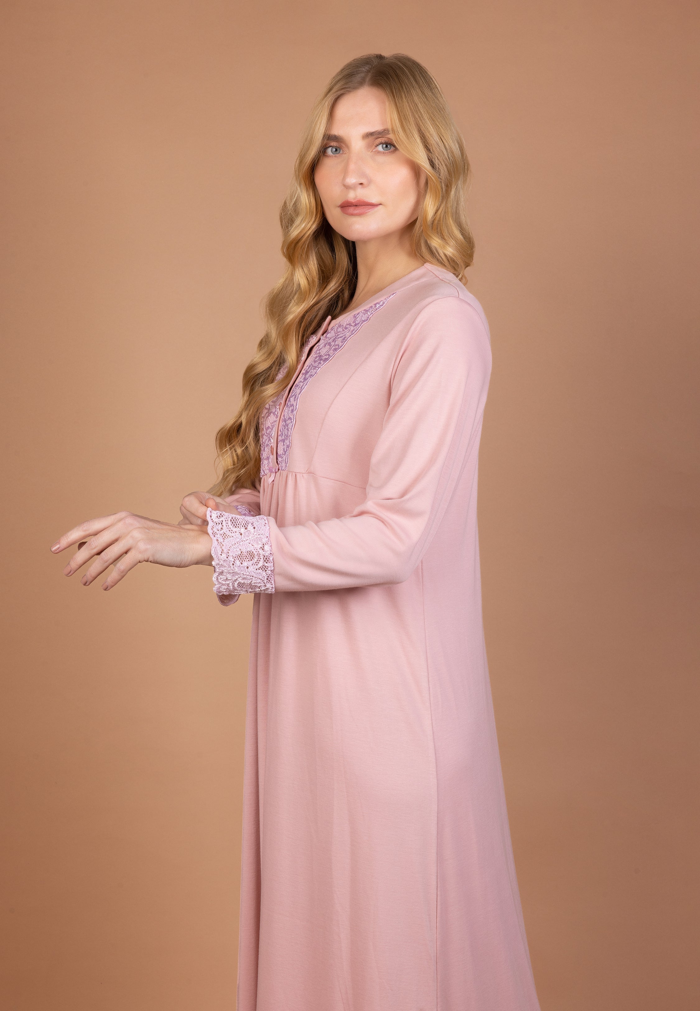 Chemise de nuit longue rose avec dentelle | Collection NOSTALGIA