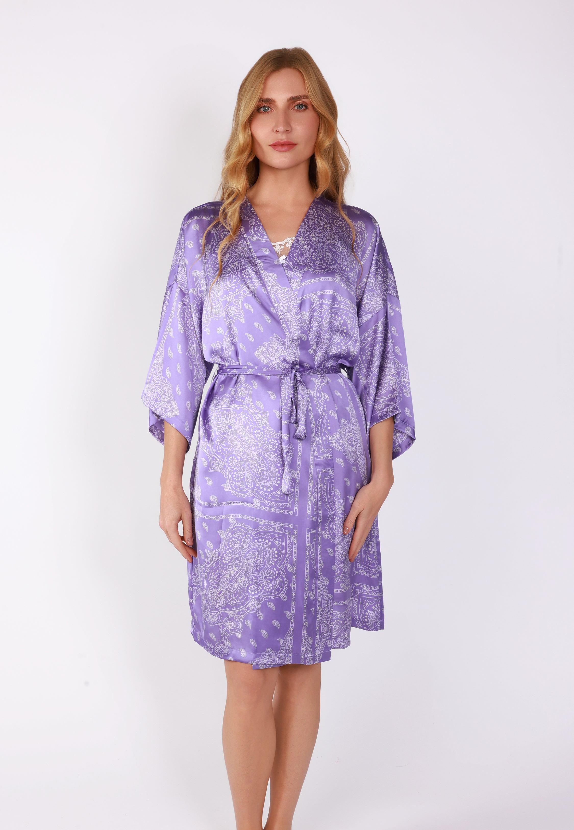 Peignoir Mi-Long en Satin Détails Bandana | Collection Bandana Purple