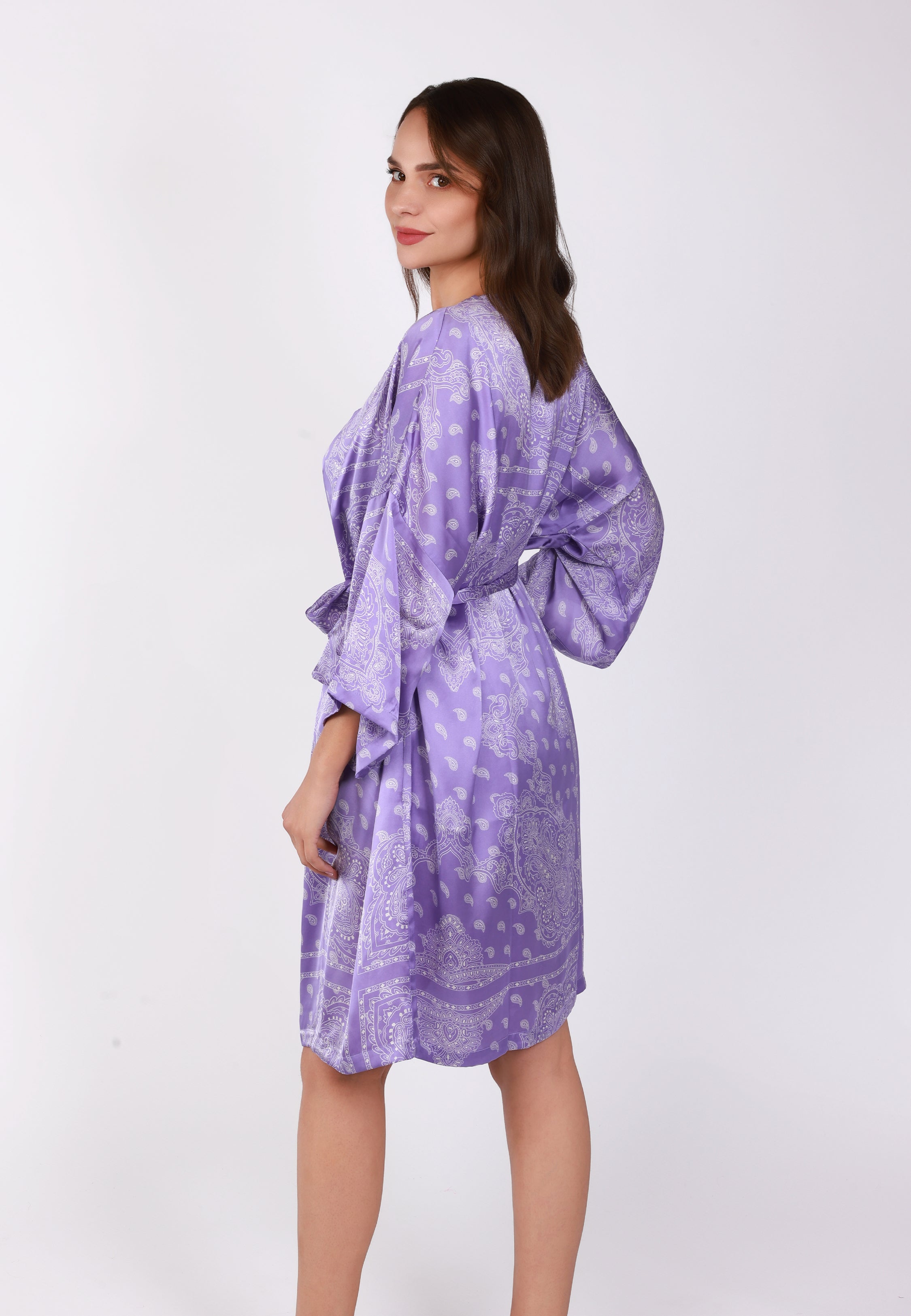 Peignoir Mi-Long en Satin Détails Bandana | Collection Bandana Purple