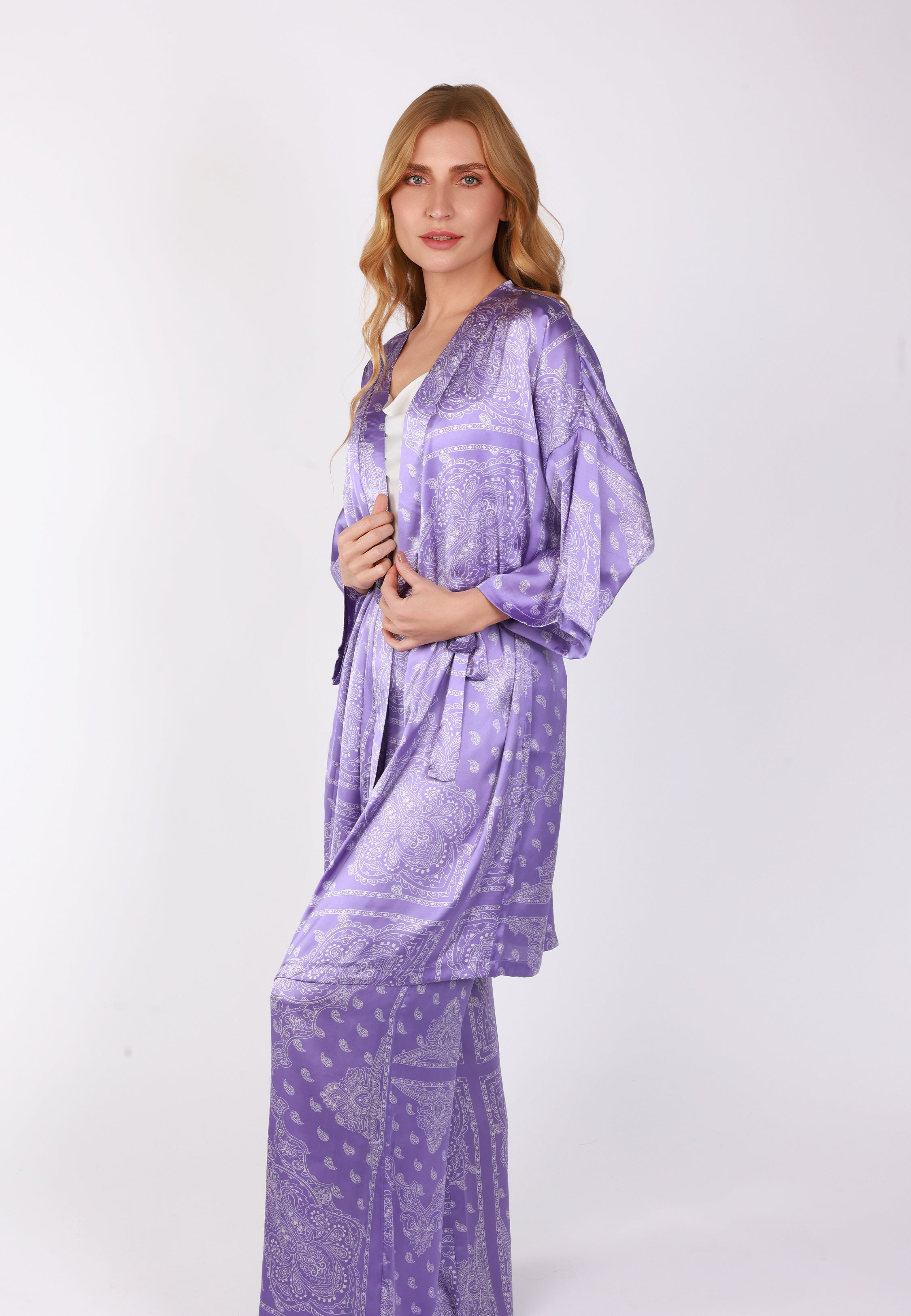 Peignoir Mi-Long en Satin Détails Bandana | Collection Bandana Purple