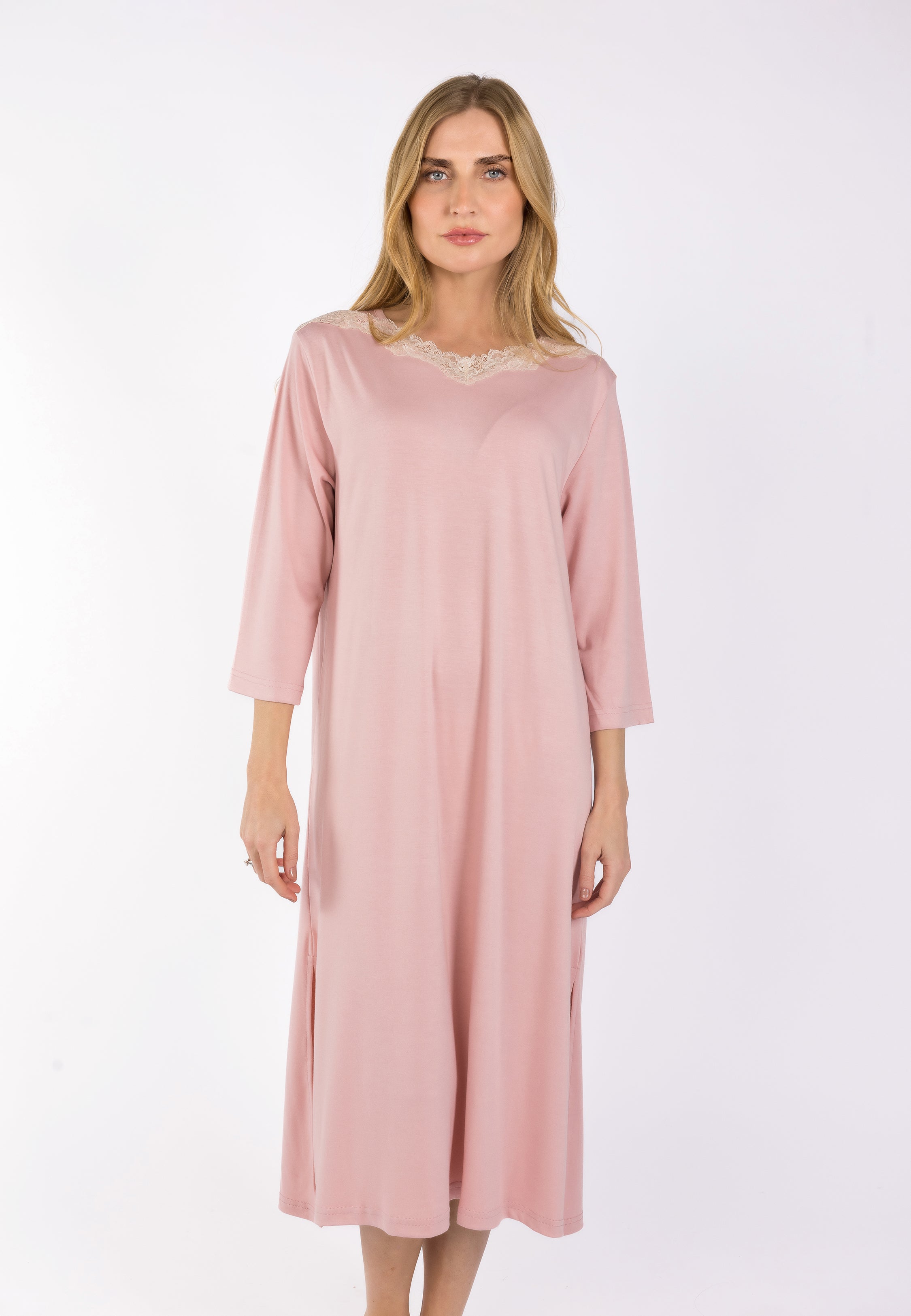Chemise de nuit mi-longue rose avec dentelle | Collection NOSTALGIA