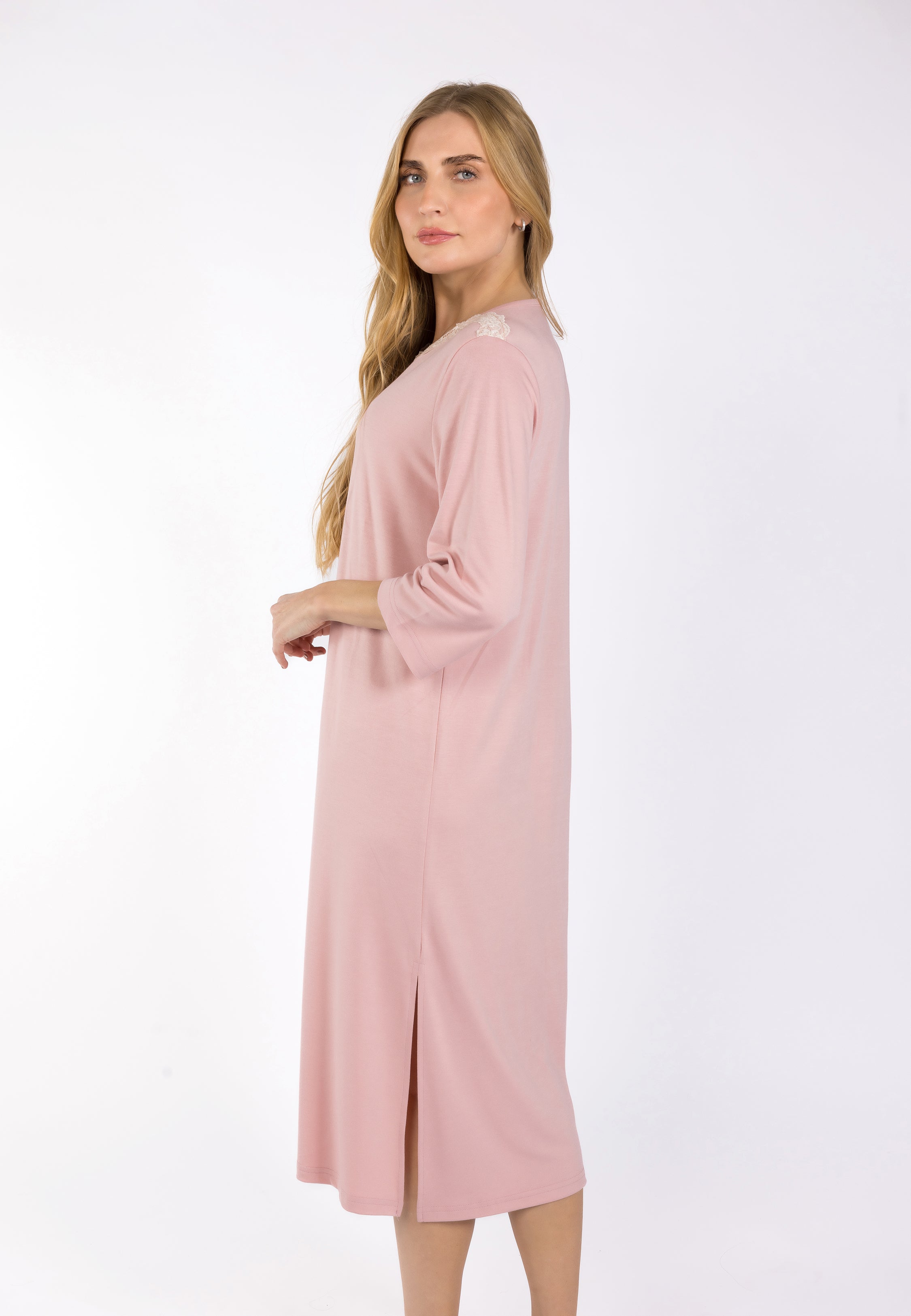 Chemise de nuit mi-longue rose avec dentelle | Collection NOSTALGIA