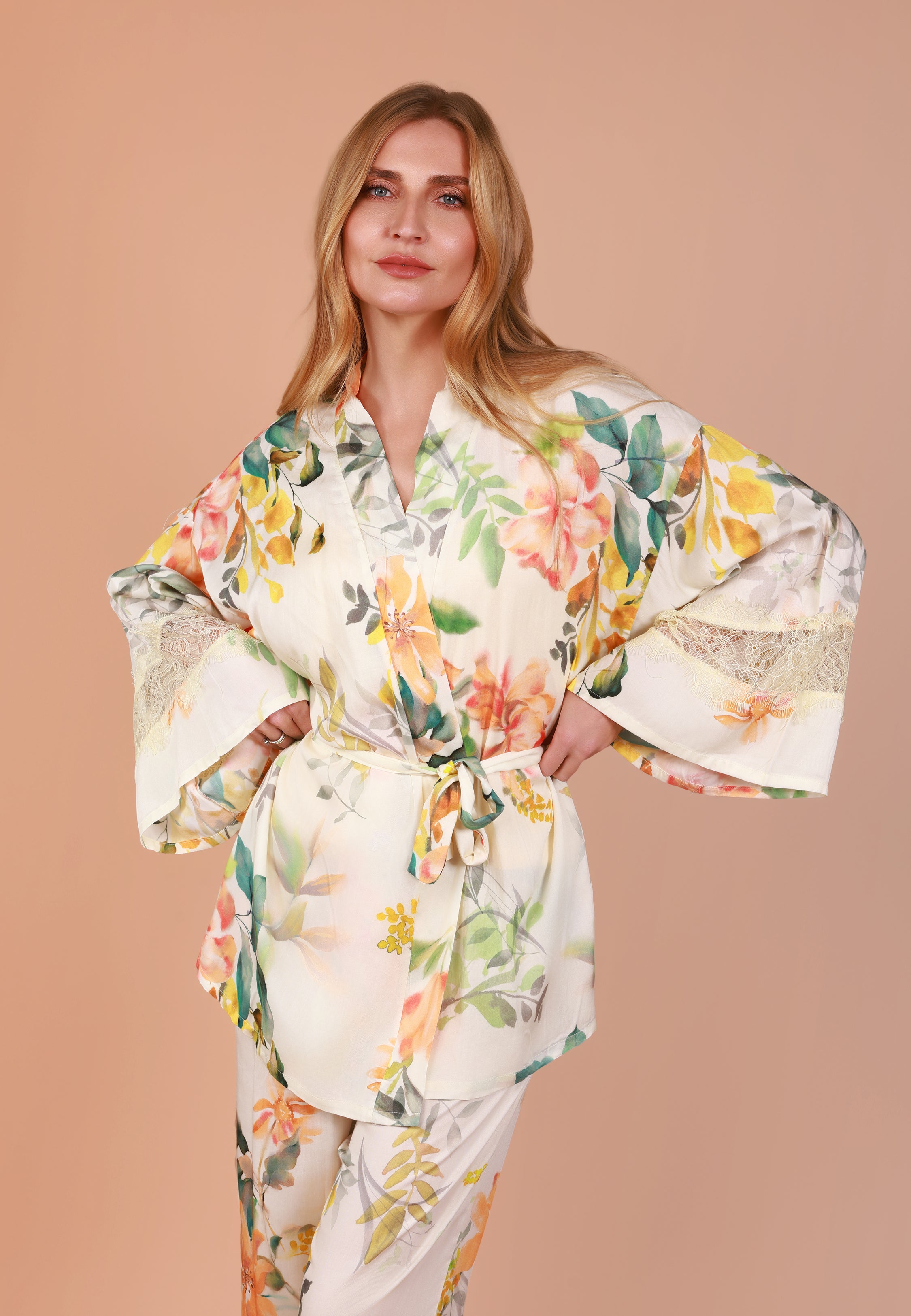 Kimono Court à Imprimé Floral | Collection Floral Print