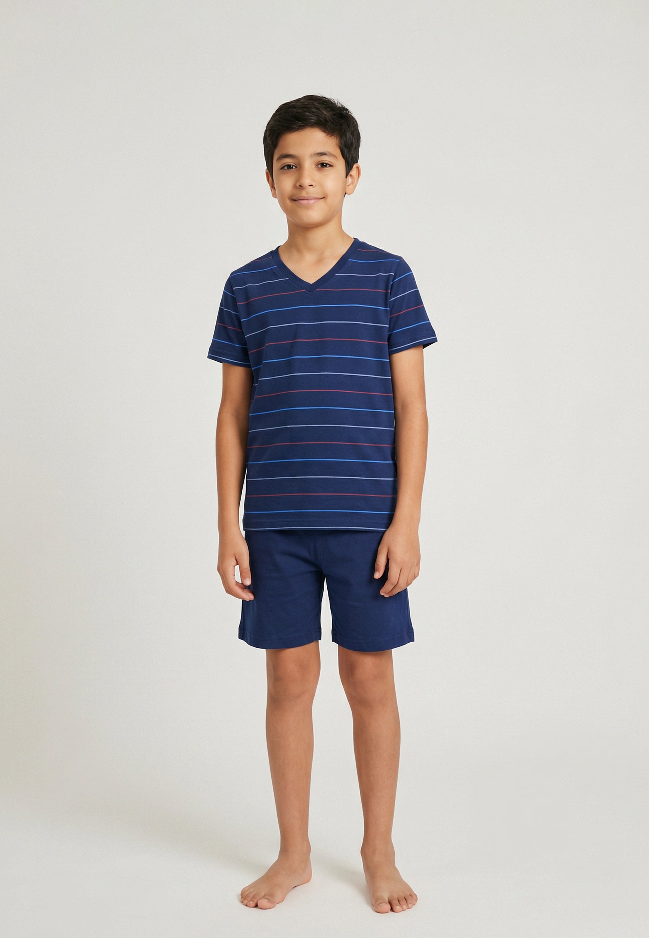 Pyjama garçon bleu marine rayé avec col V et short uni assorti