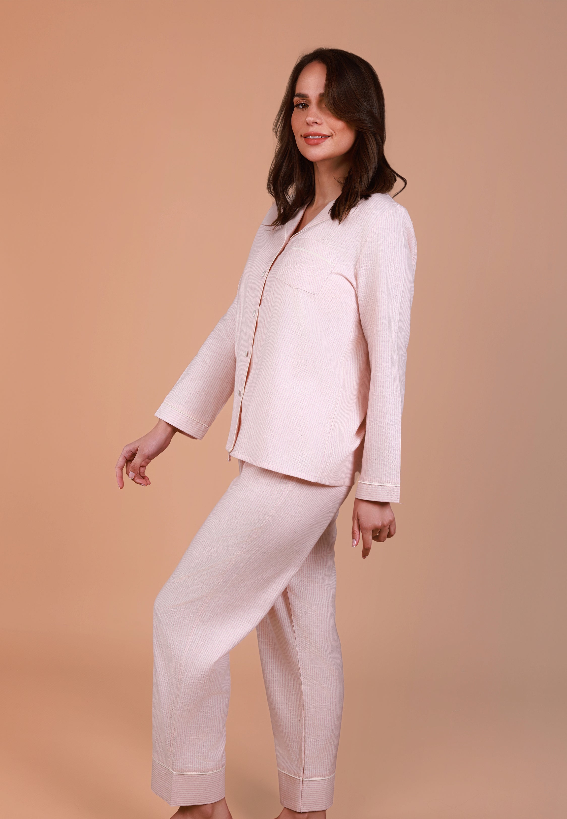 Ensemble pyjama rayé en rose doux et blanc