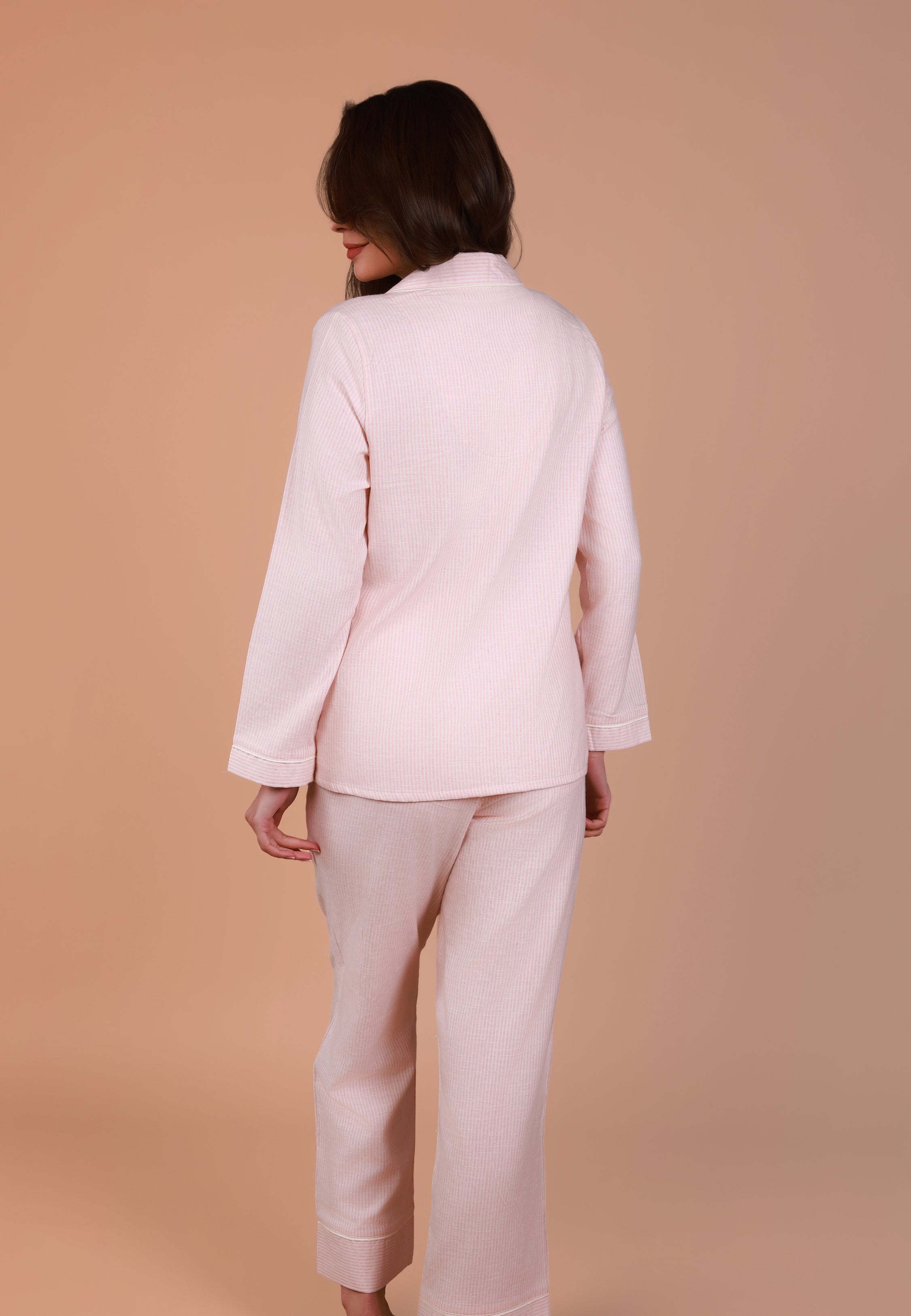 Ensemble pyjama rayé en rose doux et blanc
