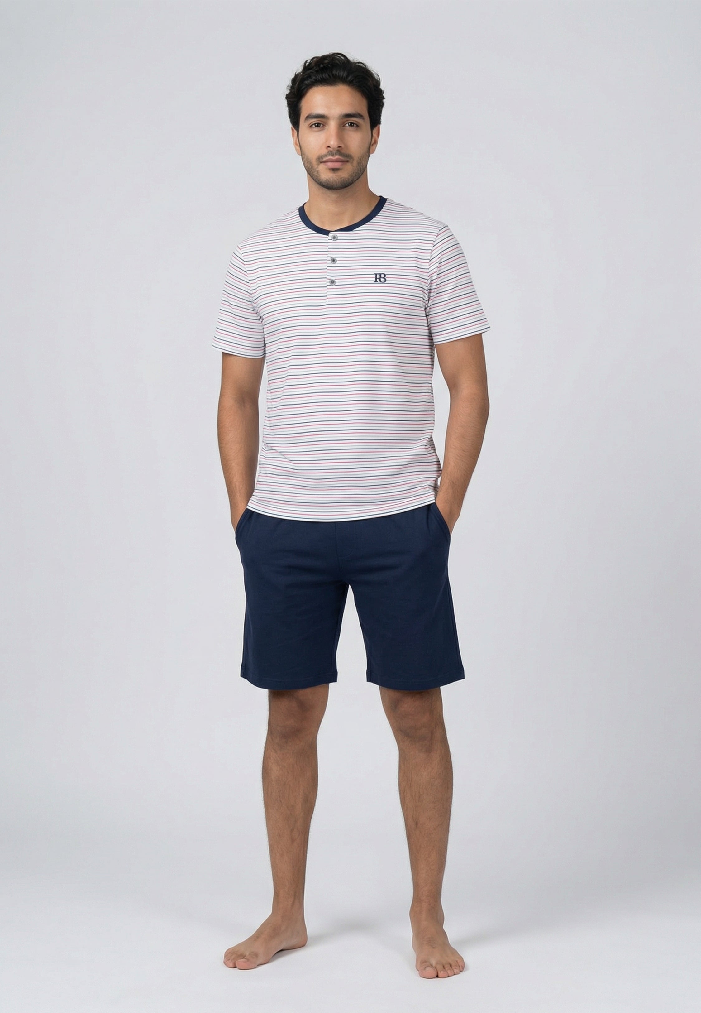 Pyjama homme blanc rayé rouge avec short bleu marine