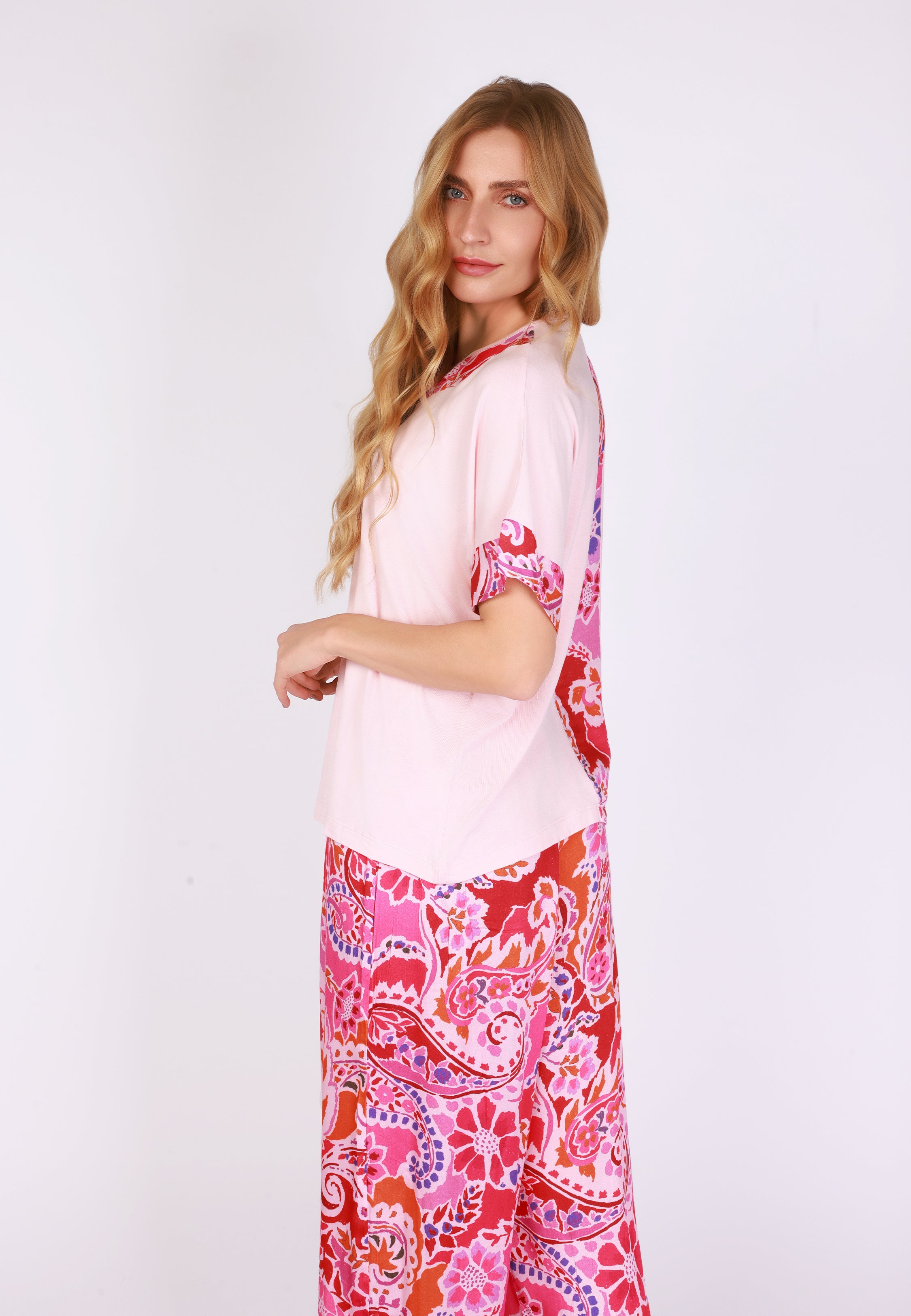 Ensemble pyjama fleuri multicolore et haut uni rose | Collection Indian Ethnic