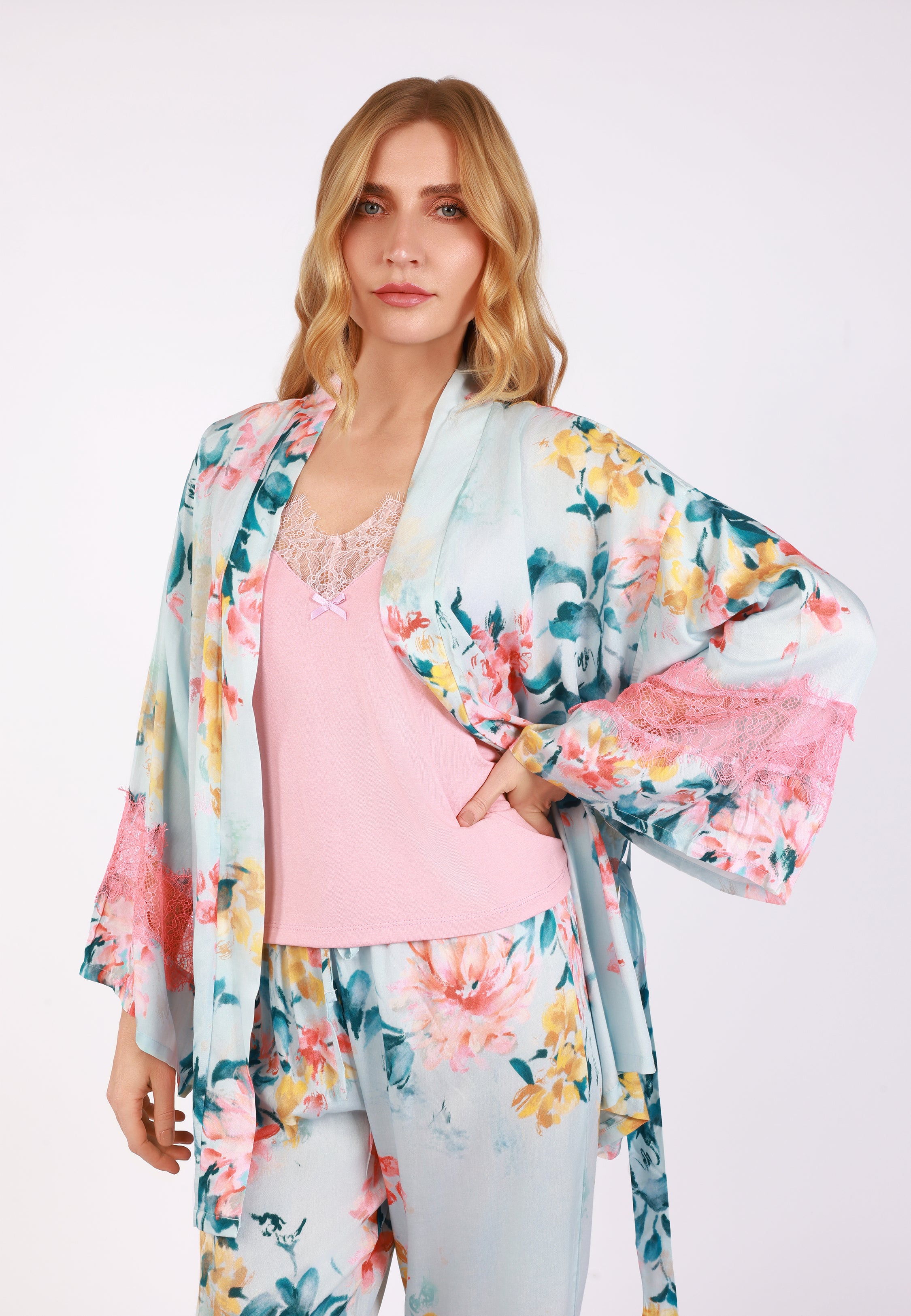 Kimono Court à Imprimé Floral | Collection Floral Print